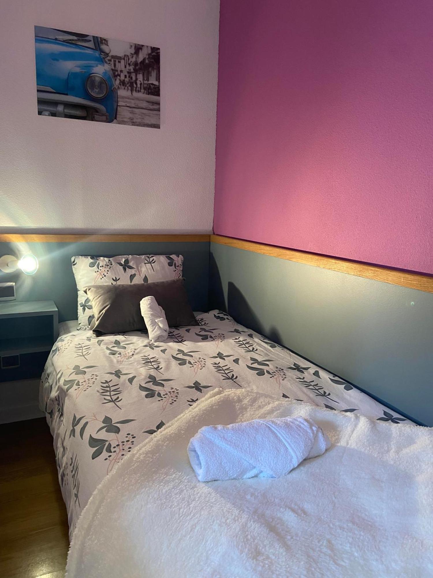Hotel Du Cerf La Guerche-sur-l'Aubois Kamer foto