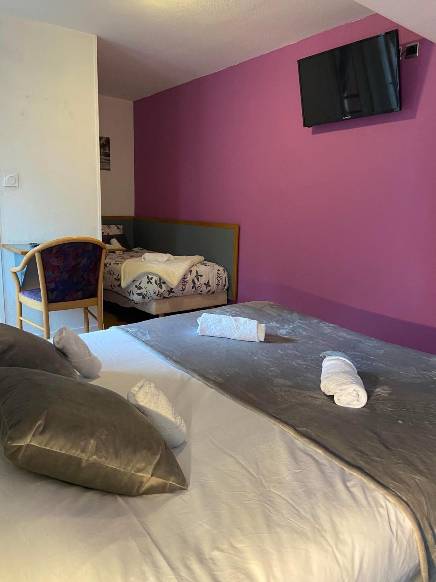 Hotel Du Cerf La Guerche-sur-l'Aubois Kamer foto